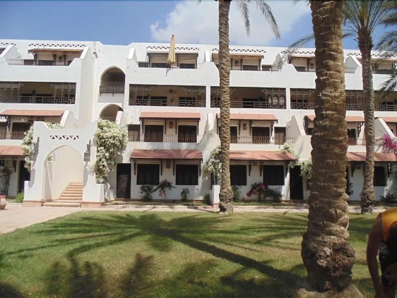 Abū Sulţān Six Corners Resort מראה חיצוני תמונה